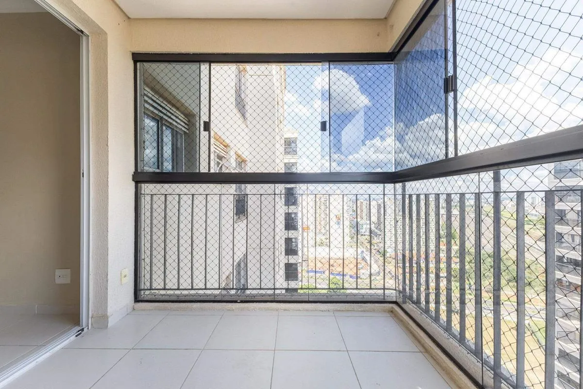 Acqua Village - Apartamento em andar alto, com varanda e vaga coberta.Localizado...