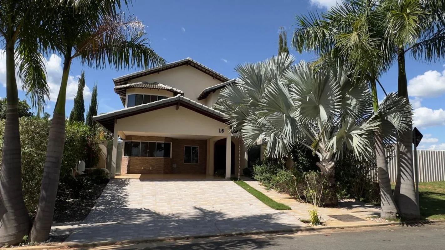 – ALUGA Destaques do Imóvel410m² de lote | 259m² de área construída4 suítes bem ...