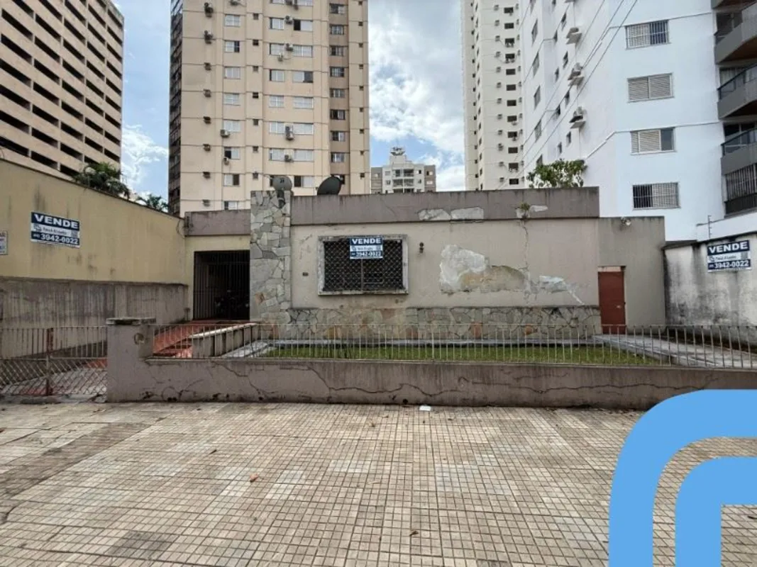 Casa no St. Central, divisa com o Setor Oeste e em frente ao Bosque dos Buritis ...
