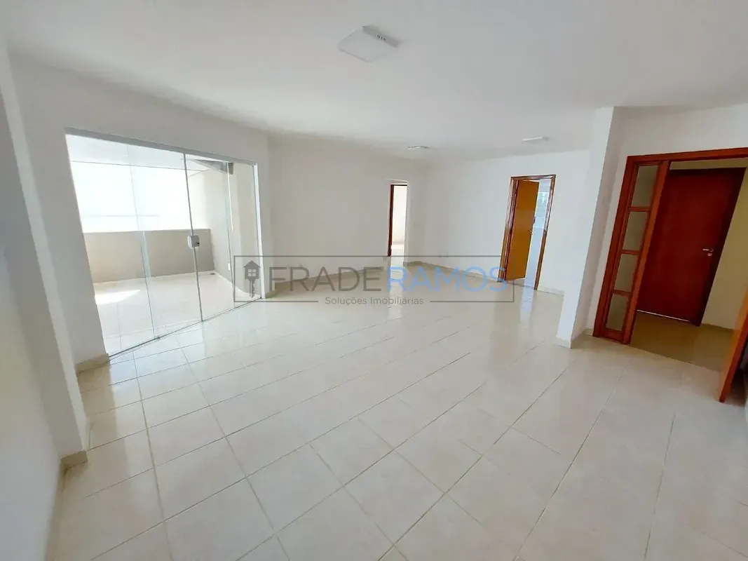 Apartamento amplo e confortável no Setor Pedro Ludovico excelente localização em...