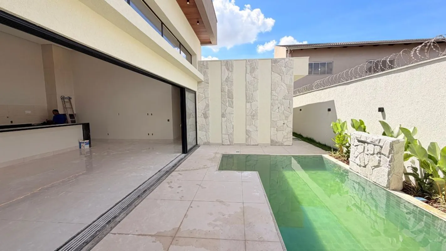 GH2419 Casa com 4 quartos no Jardim Atlântico, em terreno com 420m² com 248m² de...