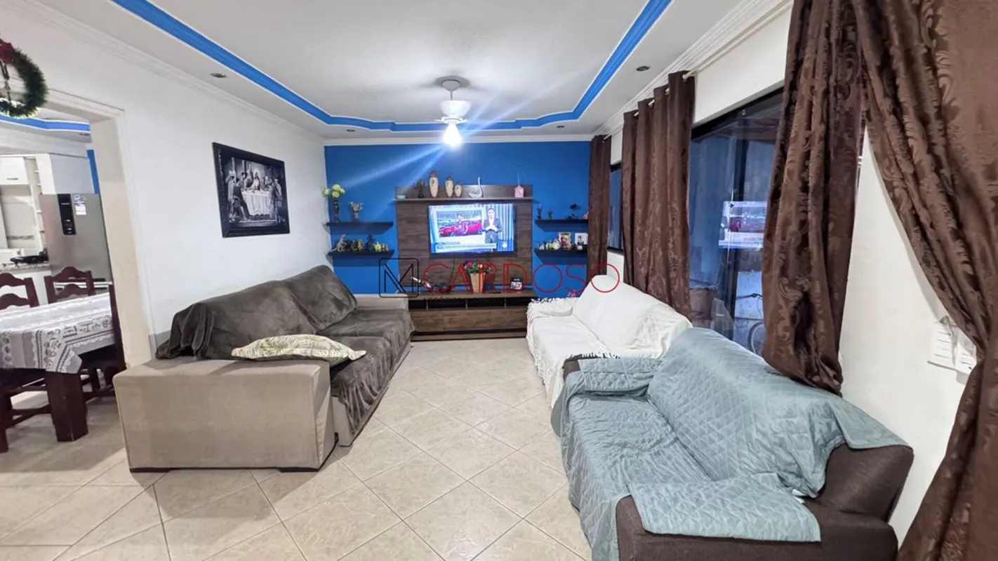 Sobrado à venda com excelente aproveitamento de espaço, ideal para quem busca co...