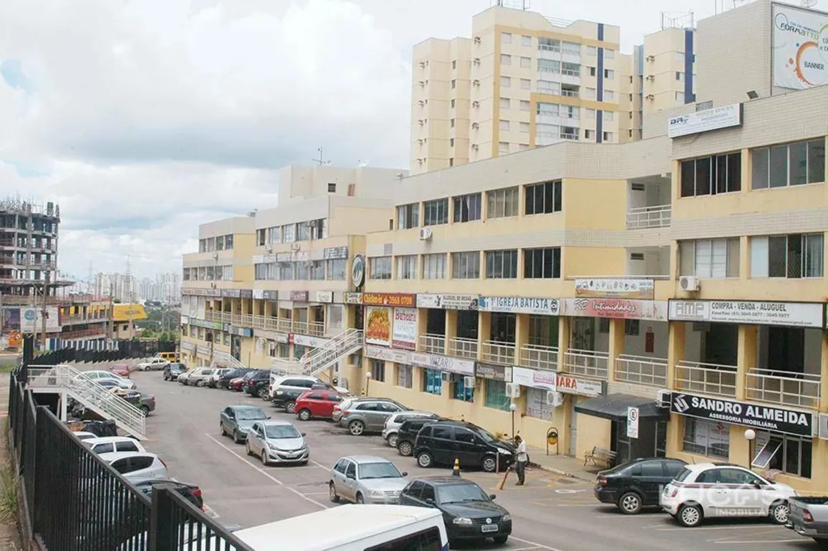 Avenida das Araucárias vendo SALA no Maggiore Shopping - Águas Claras SulValor; ...