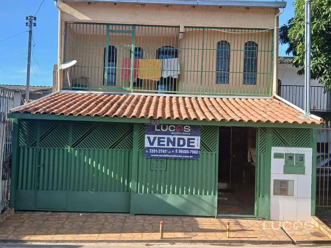 QR 318 Samambaia Sul/DFExcelente sobrado dividido em duas casas independentes, i...