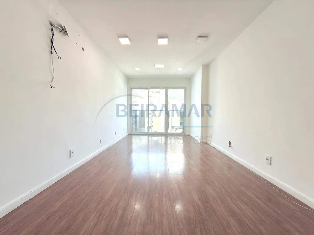 Excelente oportunidade no sofisticado Le Quartier Águas Claras.Sala comercial co...
