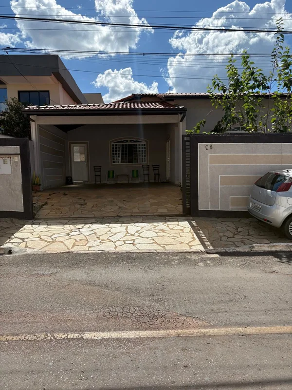 ÓTIMA CASA NO CONDOMÍNIO JARDIM BOTÂNICO VExcelente casa composta por sala ampla...