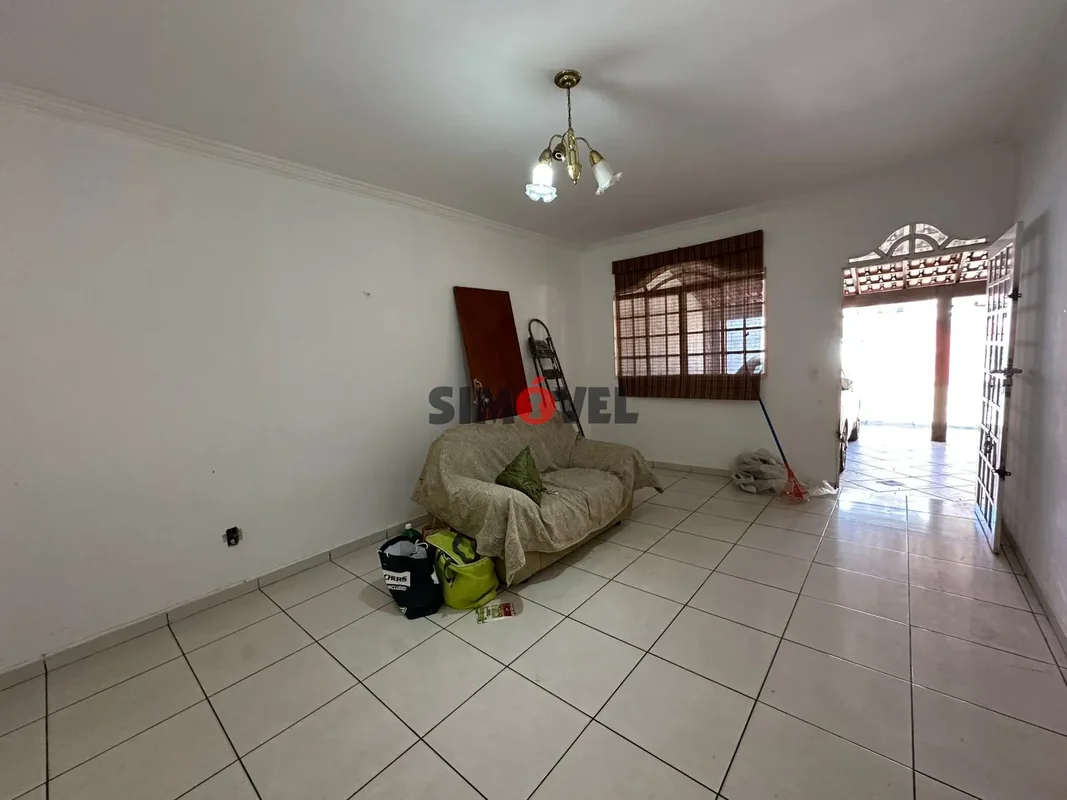 189m², 6 quartos, 2 suítes, laje, lote de 300m² - R$: 950.000 - Não Aceita Finan...