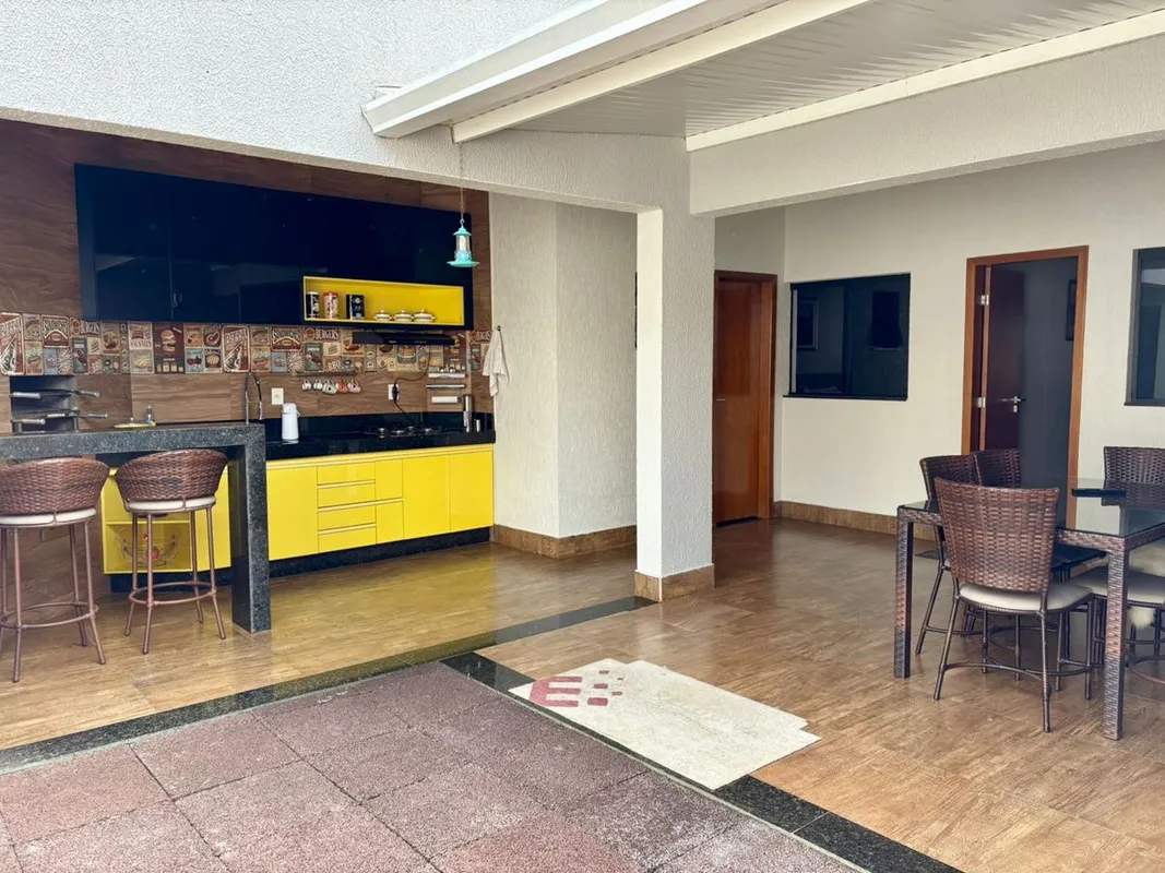 ?? Sobrado Alto Padrão com 4 Suítes | Energia Solar | Localização Privilegiada23...