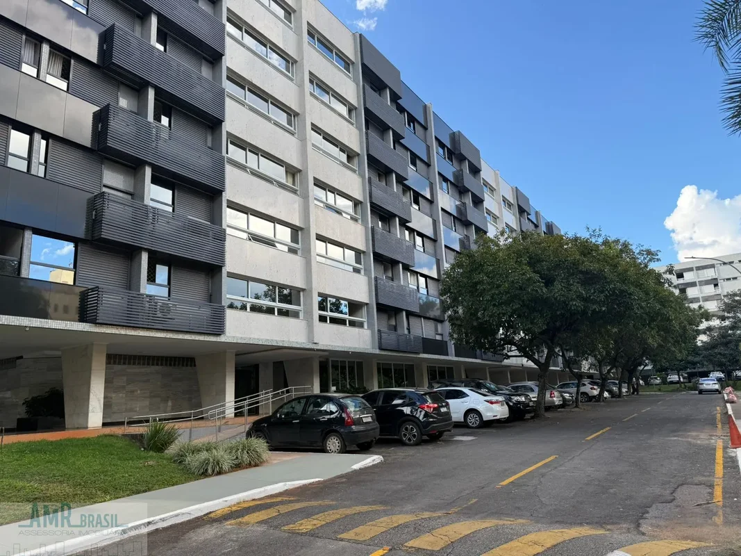 Excelente apartamento em uma das melhores quadras da Asa Sul.- 4 quartos sendo u...