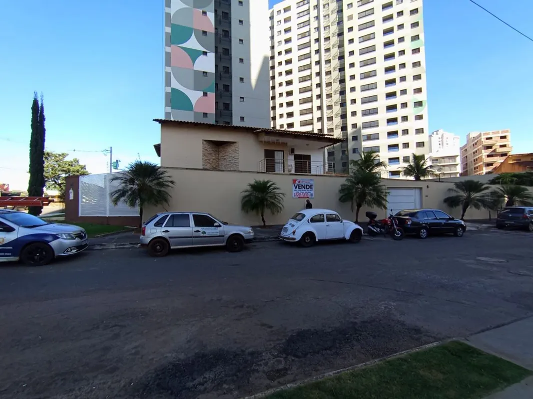 Sobrado à venda com 4 Quartos (2 Suítes) na Vila Rosa – Goiânia | Próximo ao Par...