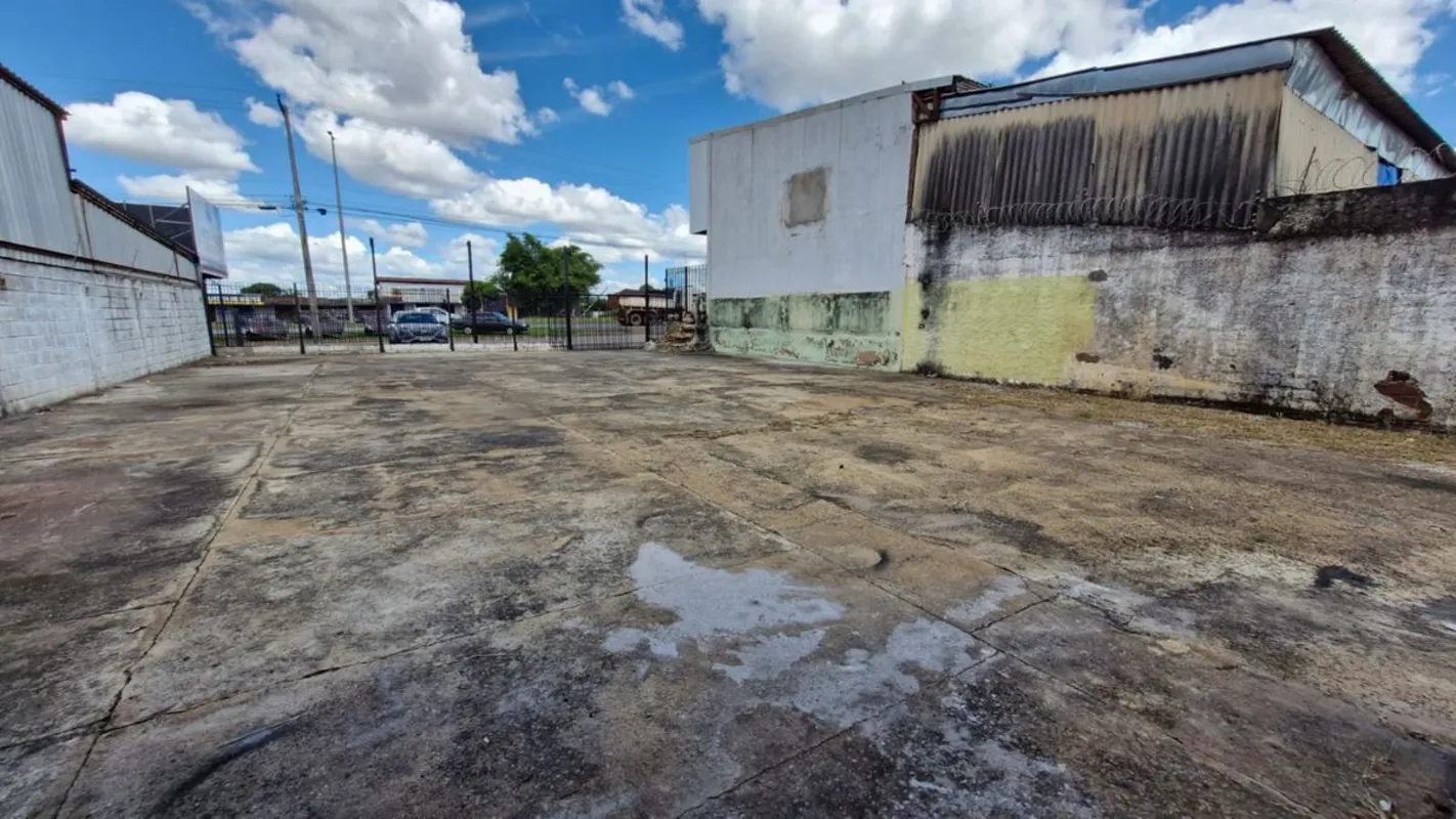 EXCELENTE OPORTUNIDADE PARA SEU NEGÓCIO! IMÓVEL COMERCIAL COM AMPLO TERRENO DE 4...