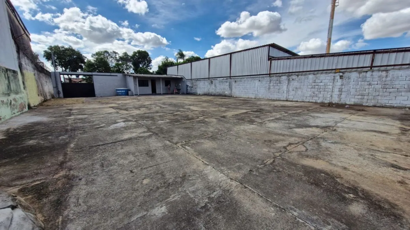 EXCELENTE OPORTUNIDADE PARA SEU NEGÓCIO! IMÓVEL COMERCIAL COM AMPLO TERRENO DE 4...