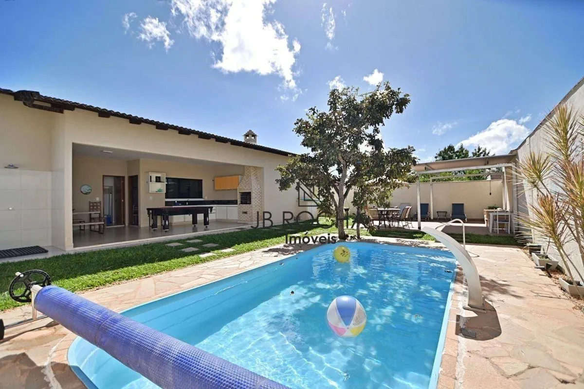 JB ROCHA IMÓVEIS VENDE COM EXCLUSIVIDADEÓtima casa no Condomínio Quintas do Trev...