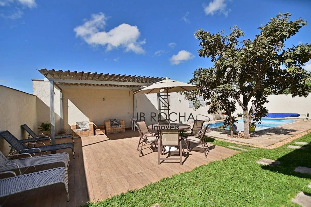 JB ROCHA IMÓVEIS VENDE COM EXCLUSIVIDADEÓtima casa no Condomínio Quintas do Trev...