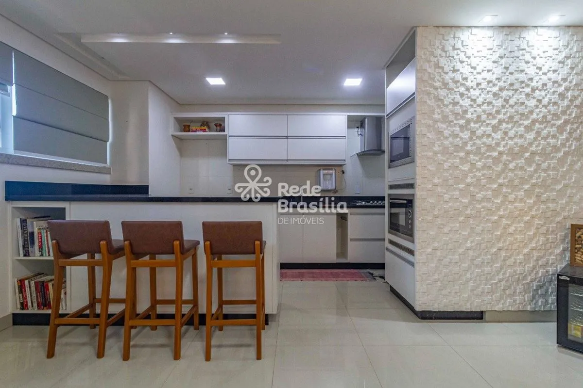 Rua 37 Norte - Duplex reformado - 2 quartos - 58 m² - Águas ClarasSe vc busca co...