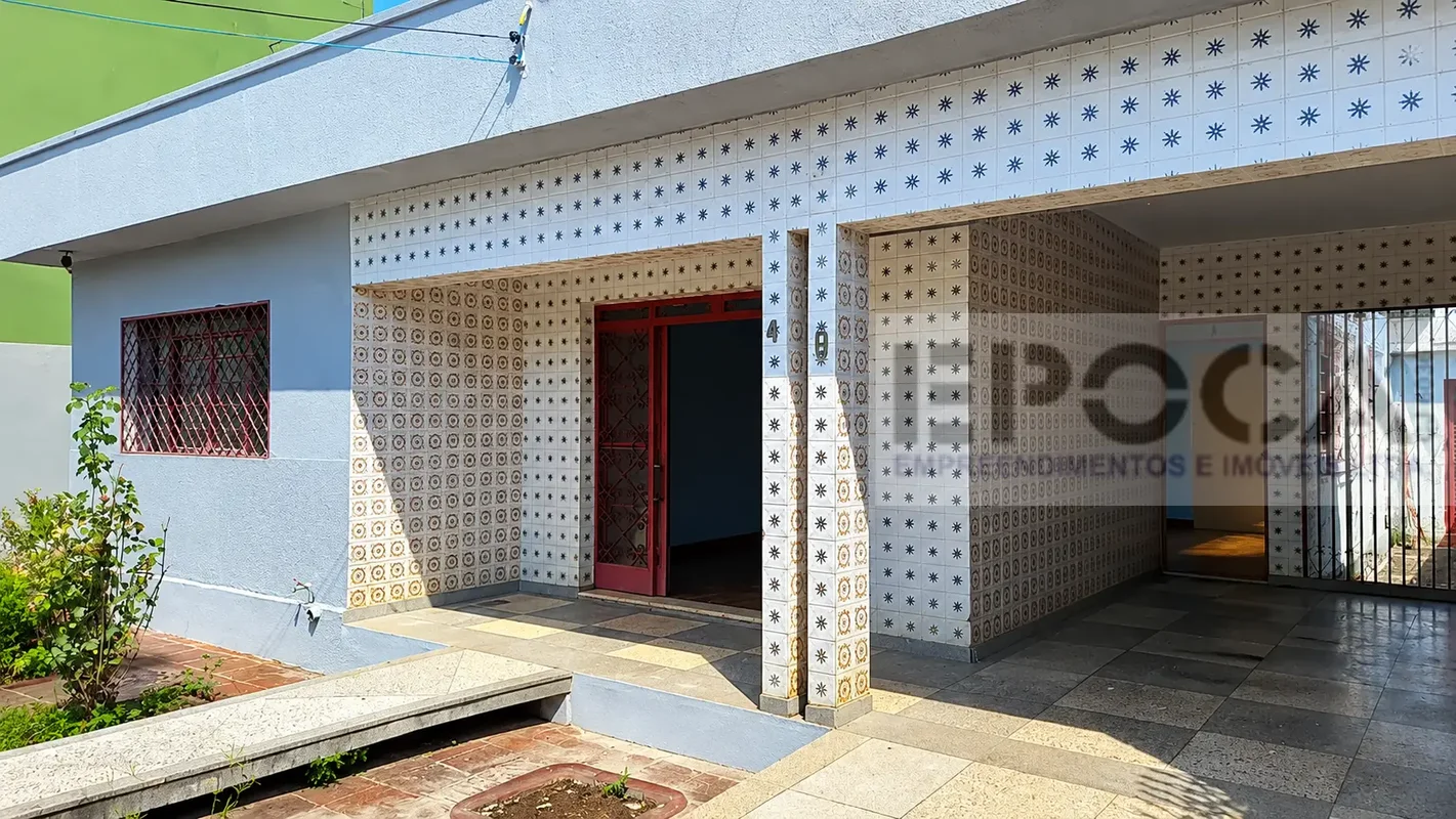 Esta casa conta com ambientes bem distribuídos, sendo uma ótima opção para quem ...