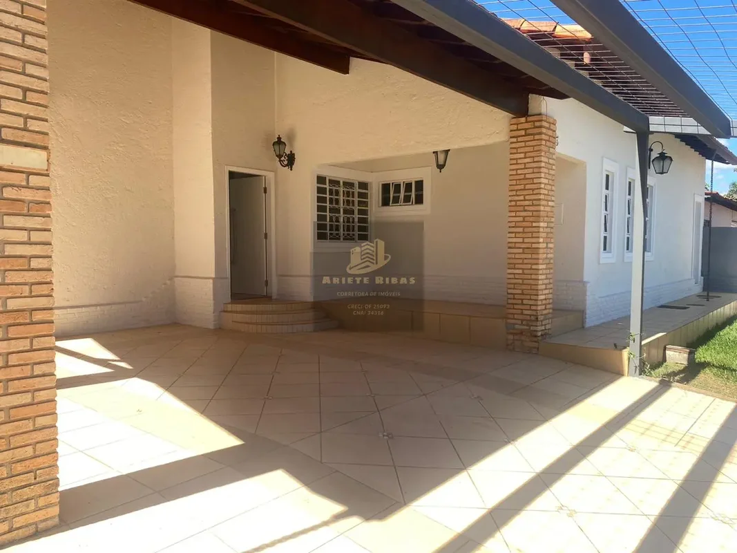 LOCAÇÃO - LAGO SUL - SHIS 29 - CASA TÉRREA COM PISCINA E JARDIMExcelente casa té...