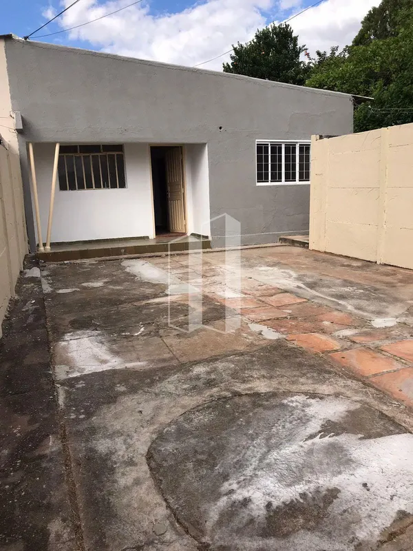 Aluga-se uma casa no coração do Jardim América com espaço e praticidade!Se você ...