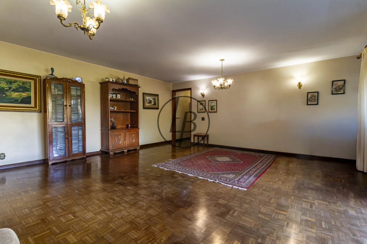 Apartamento de canto com excelente planta, ventilação cruzada e acabamentos que ...