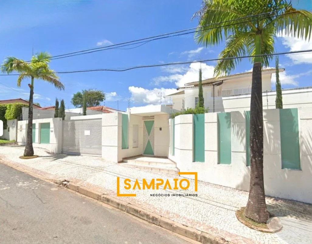 Casa de alto padrão no coração do Lago Sul, em Brasília. Localizada na SHIS QI 2...