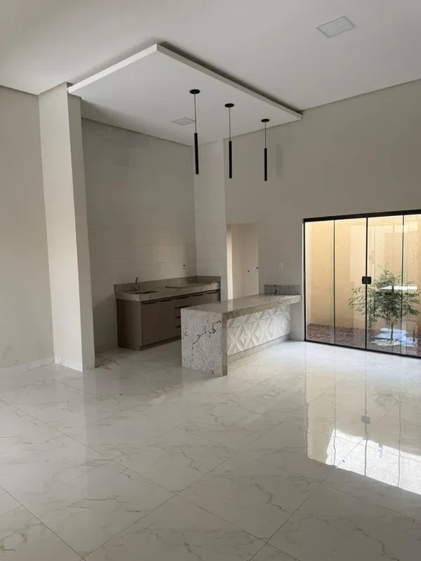 Excelente casa de 3 Quartos com 2 Jardins de inverno e 1 Quarto casal em Senador...