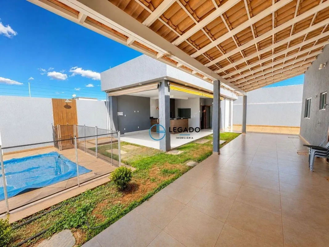 Apresentamos esta excelente casa à venda em Vicente Pires, perfeita para quem bu...