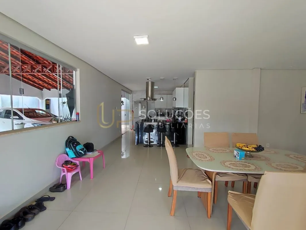 3 Quartos c/ Suíte | 3 Banheiros | 5 Vagas | Terreno: 700m² | Construção: 280m² ...