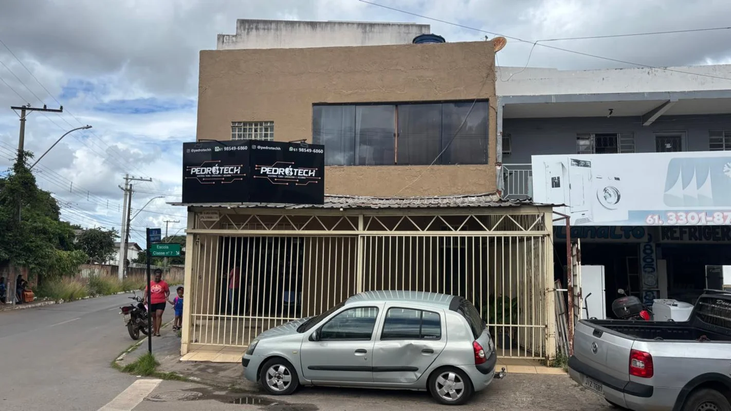 Excelente oportunidade de ponto comercial na QE 38, Guara II, Brasília. Localiza...