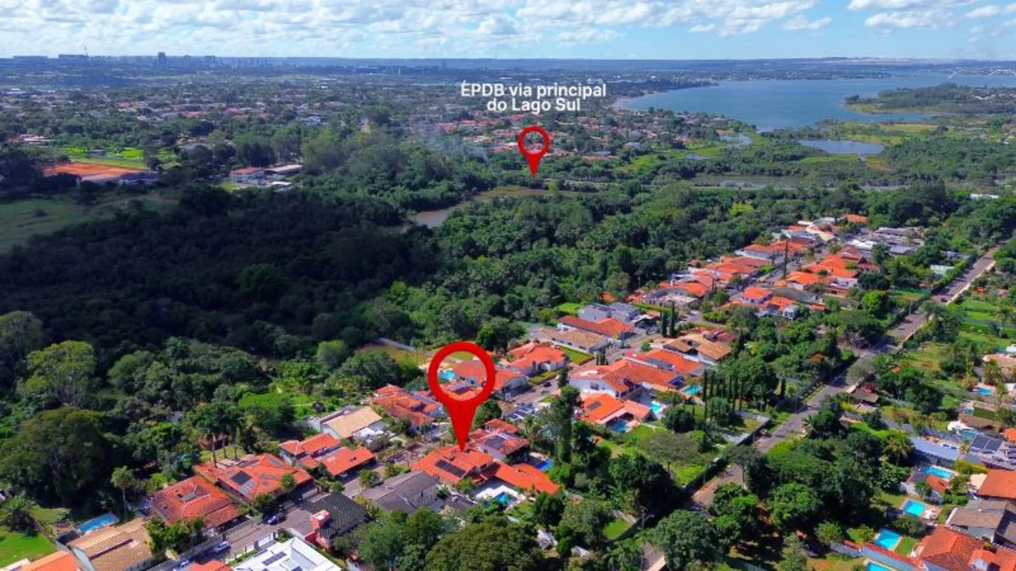 LOTE DE 800M² VAZADOCASA COM 5 QUARTOS, SENDO 3 DELES SUÍTES:PRIMEIRO PISO:- GAR...