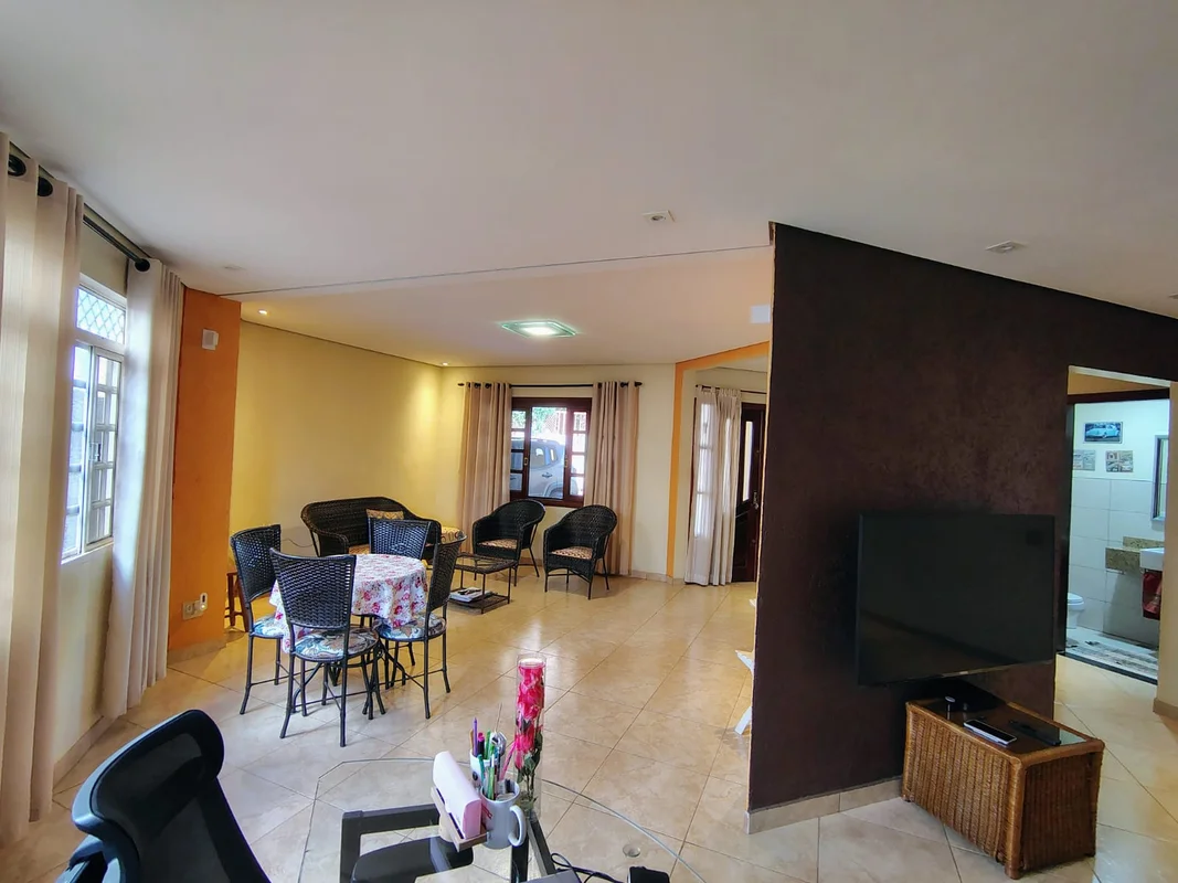 Casa em condomínio fechado de Vicente Pires (Rua 12), com o que é mais difícil d...