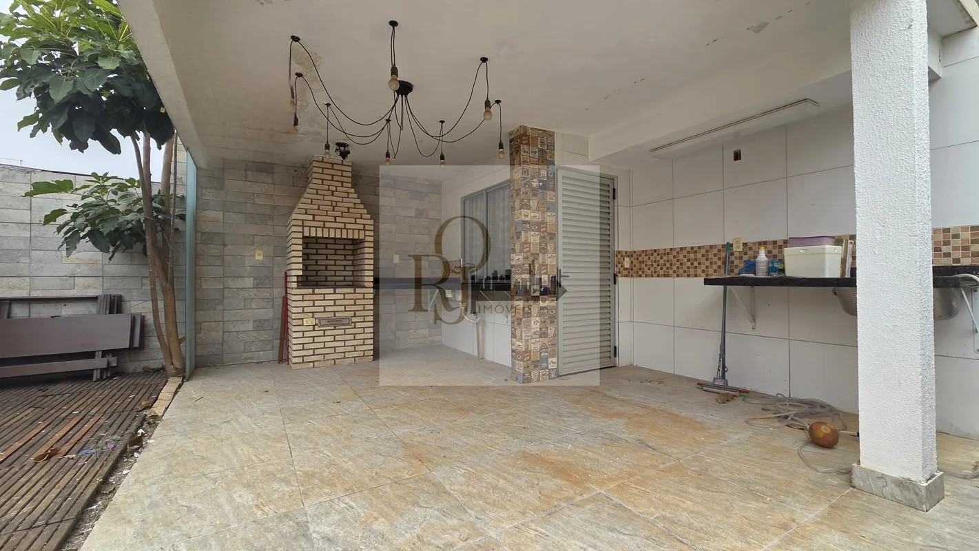 Excelente casa localizada na Quadra 6 do Jardins Mangueiral, em Brasília/DF, • 3...