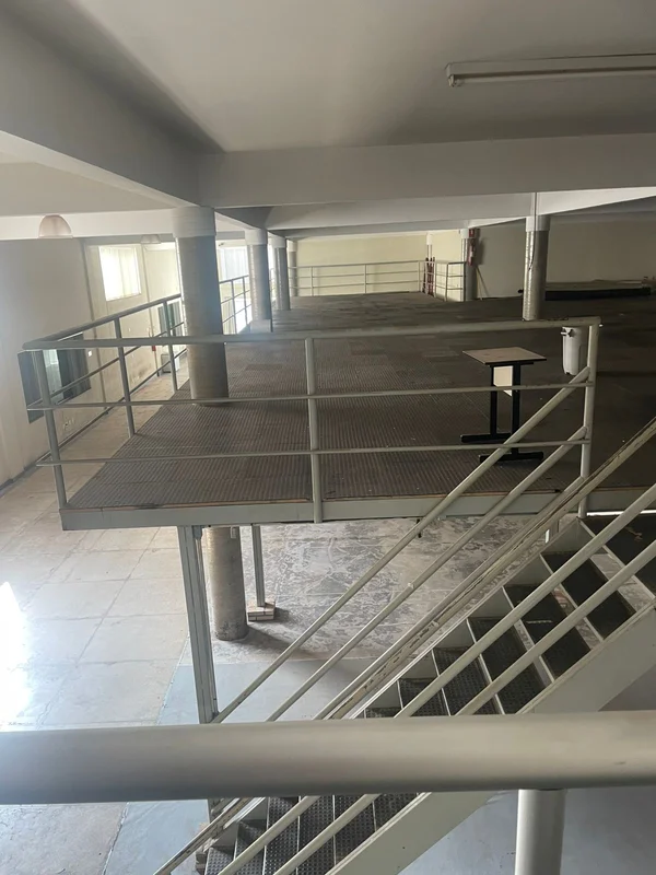 Oportunidade Estratégica na Cidade do Automóvel: Prédio Comercial com 1.000m²Loc...