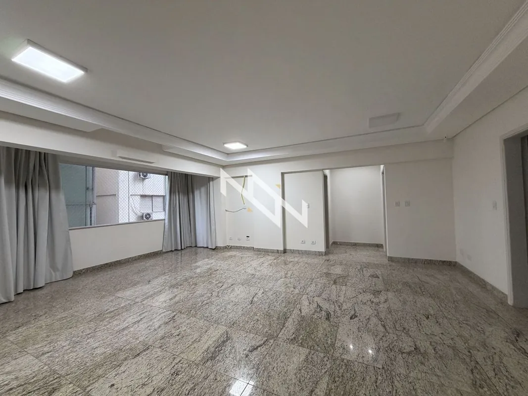 Apartamento alto padrão à venda no Setor Bueno com 197 m² de área privativa, ofe...