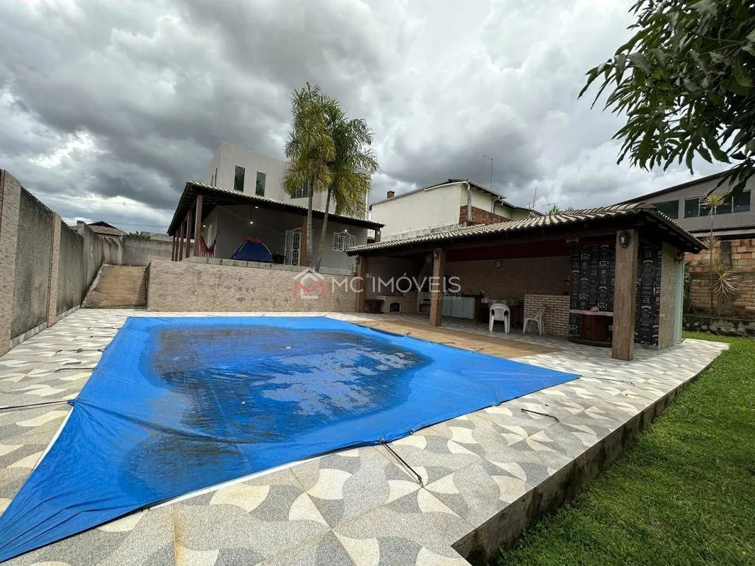 Sobrado à Venda no Setor Habitacional Arniqueira – Águas Claras | Lote de 800 m²...