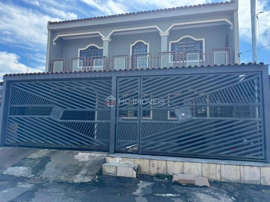 Casa Sobrado à Venda na QNP 05 – Ceilândia Norte | 5 Quartos | 3 Suítes | 253 m²...