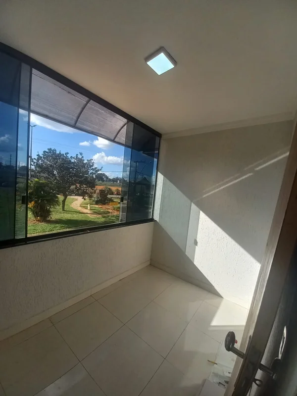 Alugo excelente apartamento localizado na rua do Riacho Mall, próximo à pista da...