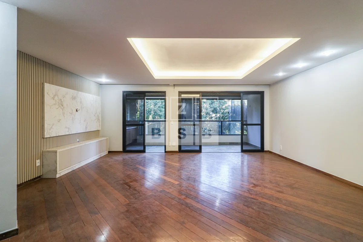 Apartamento original disponível para venda no coração do Sudoeste!150m24 quartos...