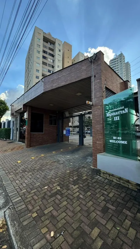Apartamento dois quartos com armários, sala, cozinha americana com armários, áre...