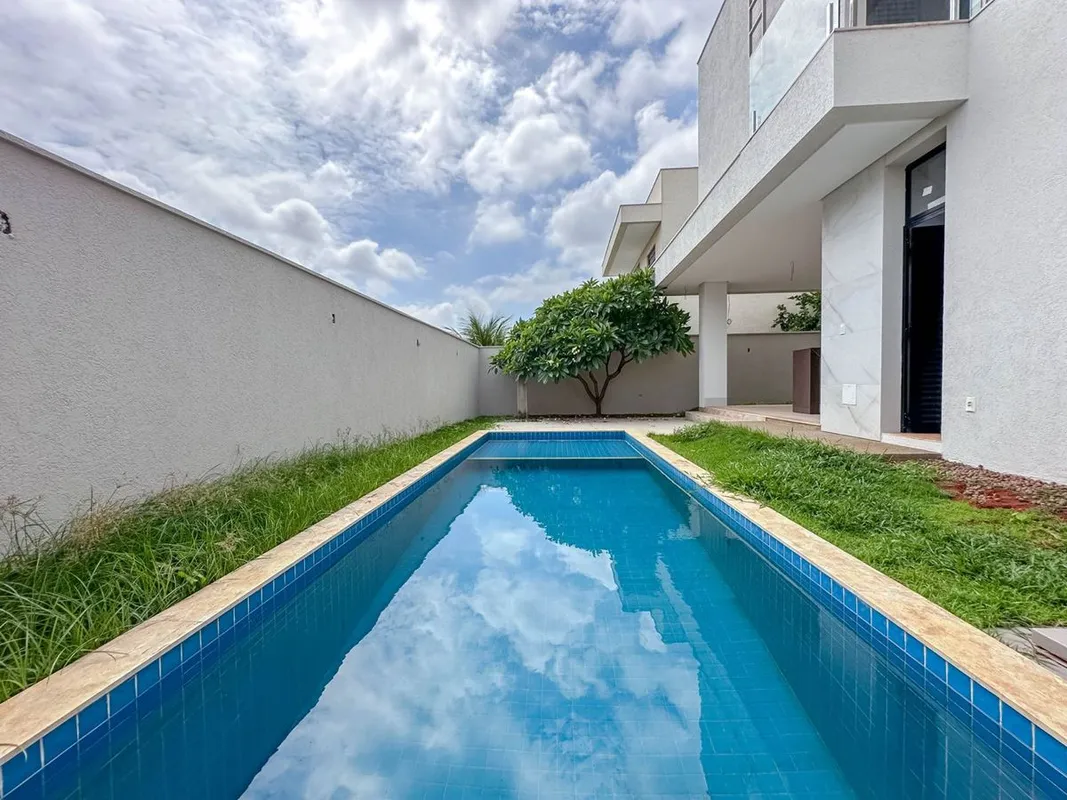 ResidÃªncia sofisticada com projeto moderno, funcional e voltado para conforto e...