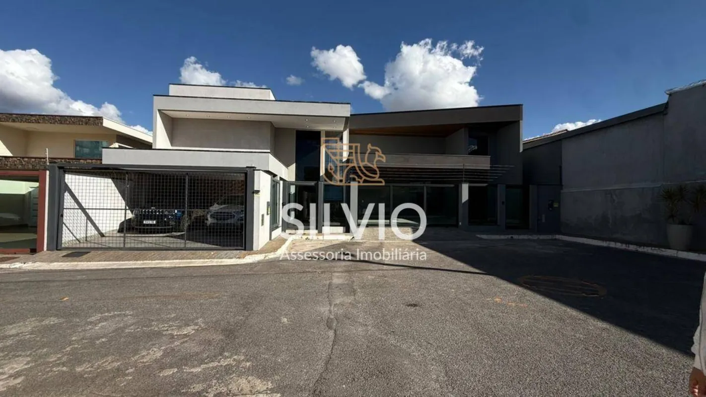 Casa Alto Padrão em Vicente Pires – 5 Suítes | Piscina | Energia SolarCasa de al...