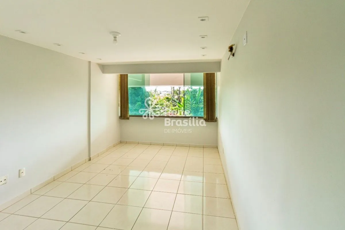 SCLN 413 - Sala comercial com banheiro - Asa Norte - DFImagine estabelecer seu n...