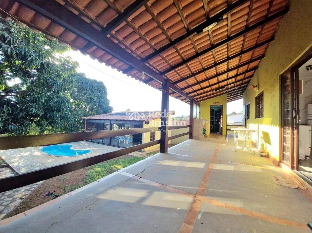 Condomínio Ouro Vermelho ILinda casa colonial espaçosaFinanciamento: nãoPermuta:...