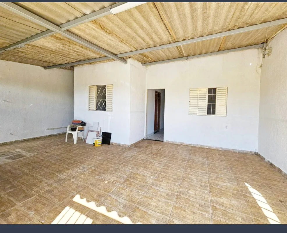 ?? VENDE-SE – QC 02 | EXCELENTE LOCALIZAÇÃO ???? Imóvel com frente para área ver...