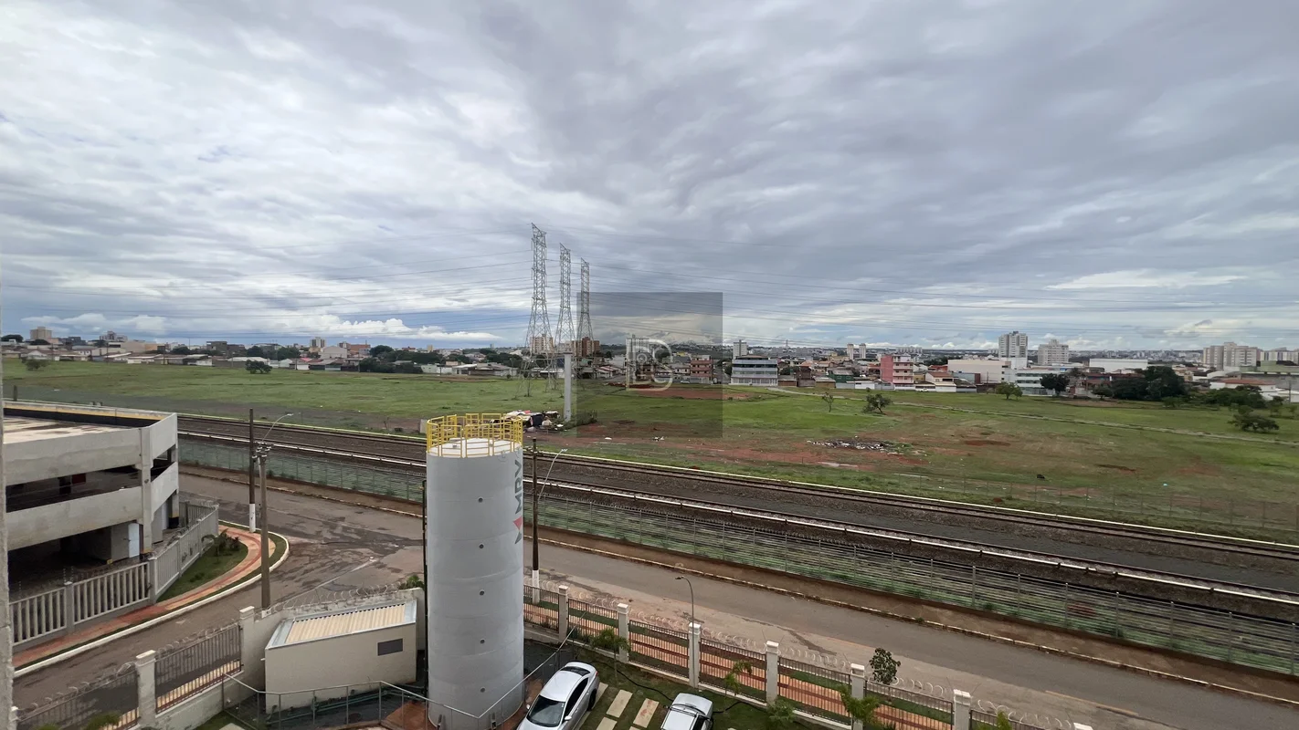"OPORTUNIDADE PARA MORAR OU INVESTIR" - APTO COM  2 QUARTOS AO LADO DO METRÔ + L...
