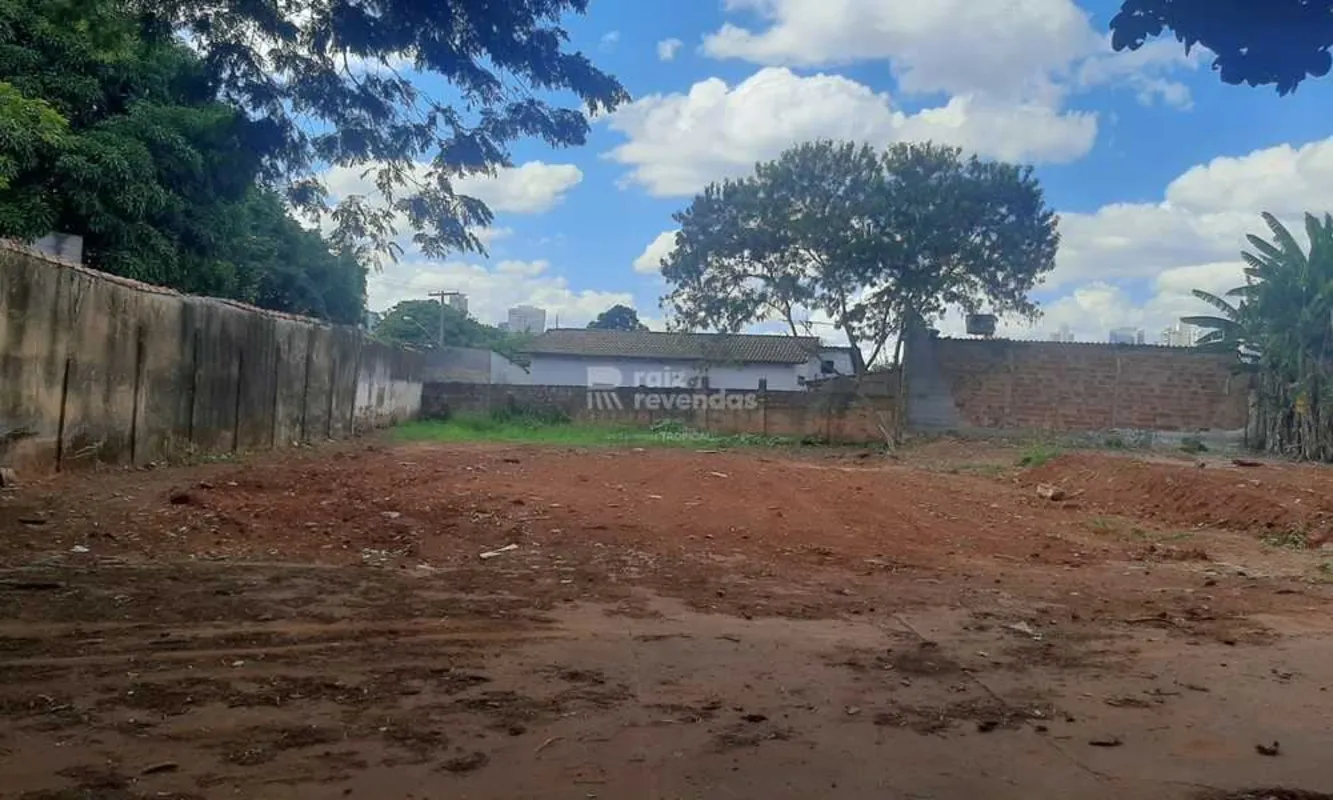Lote à venda no Setor Pedro Ludovico, em Goiânia, localizado em uma região conso...