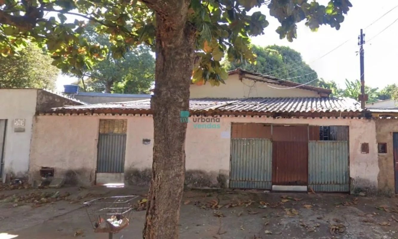 Lote Residencial com área de 317,30 m2 com uma Casa Simples com área privativa d...