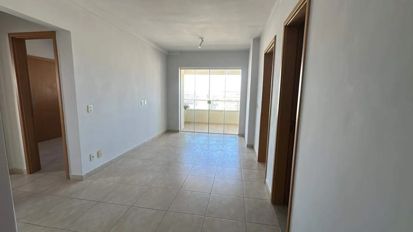 Apartamento no Residencial Bucareste - Leste Universitário Apartamento com 80m²,...