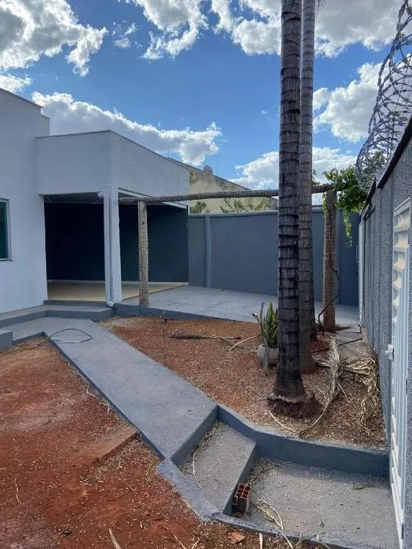  Casa à venda no Jardim Veneza – Aparecida de Goiânia/GOExcelente casa com 200m²...