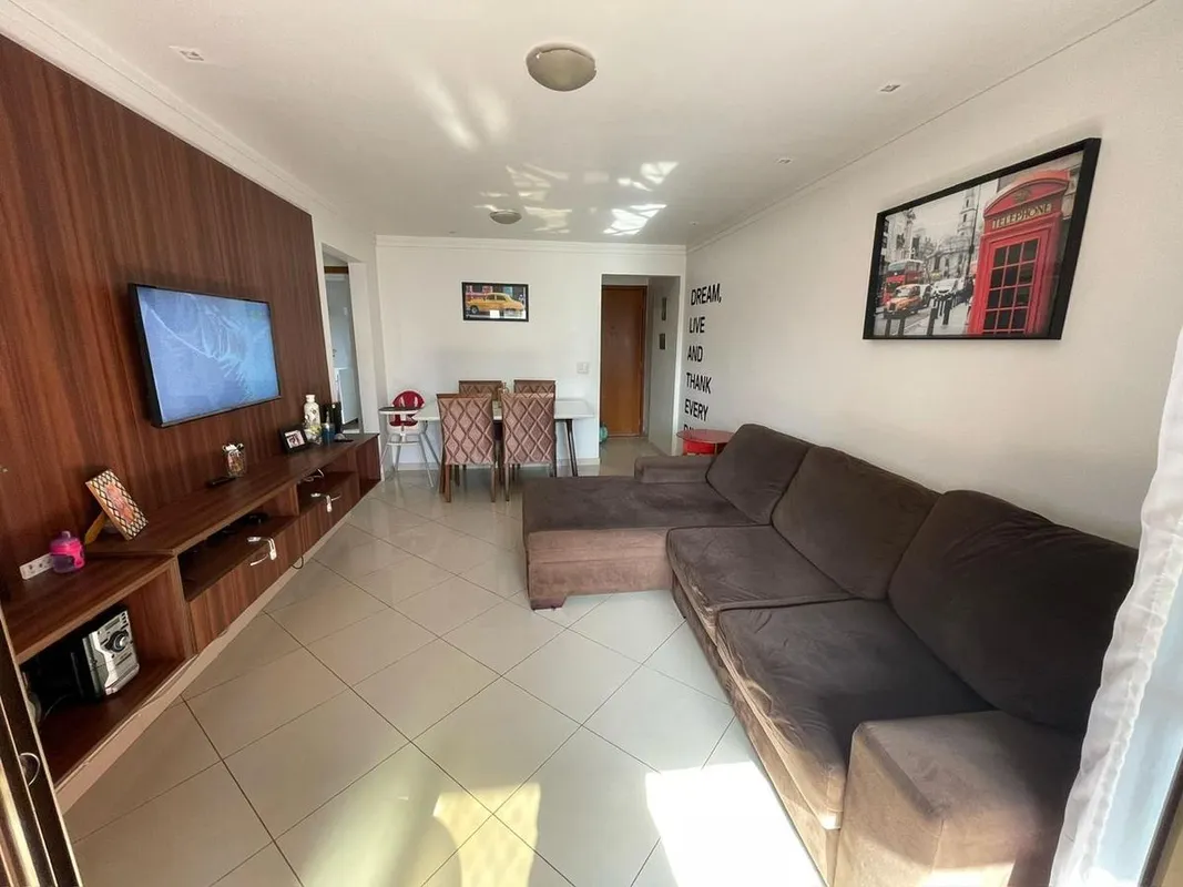 Apartamento a venda com 2 quartos sendo uma suíte, rico em armários, 2 vagas de ...