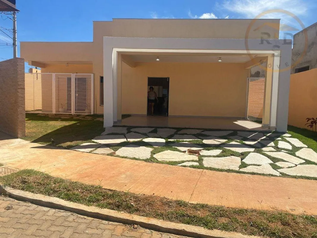 Localizada no Condomímio Lê Premier Residence, esta casa novinha, está esperando...